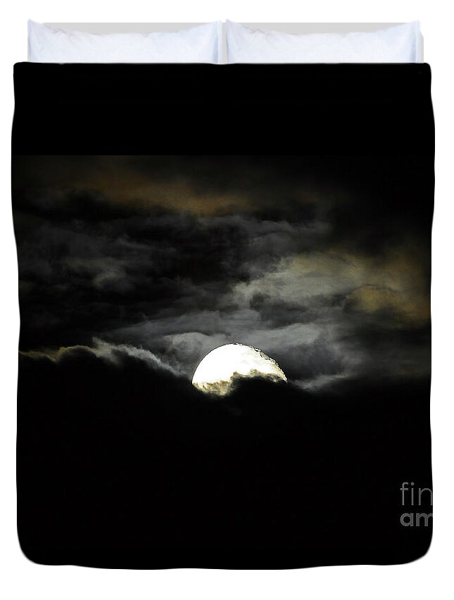 Moon Duvet Cover featuring the photograph Haunting Horizon by Al Powell Photography USA