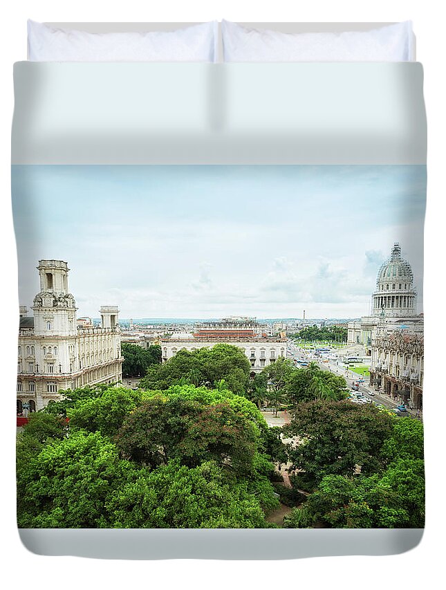Treetop Duvet Cover featuring the photograph Havana, Cuba by Elisabeth Pollaert Smith