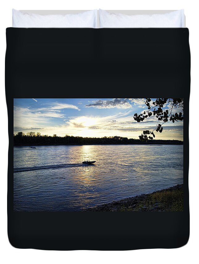 Sky Duvet Cover featuring the photograph Heading Home by Cricket Hackmann