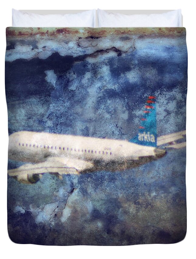 Airplane Duvet Cover featuring the photograph Hell of a Flight by Doc Braham