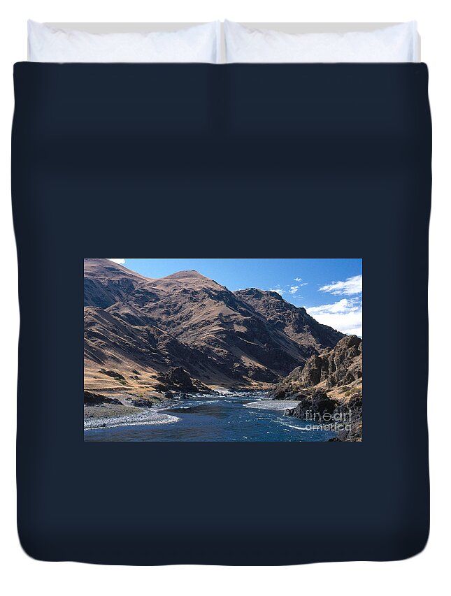 Snake River Duvet Cover featuring the photograph Hells Canyon And Snake River by William H. Mullins