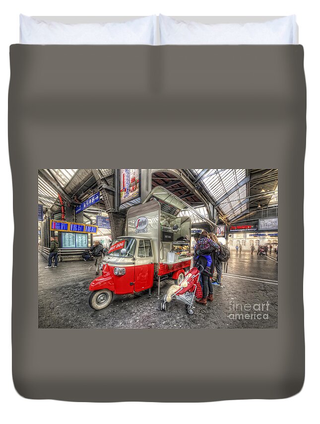 Yhun Suarez Duvet Cover featuring the photograph Hotdog Stand at Hauptbahnhof by Yhun Suarez
