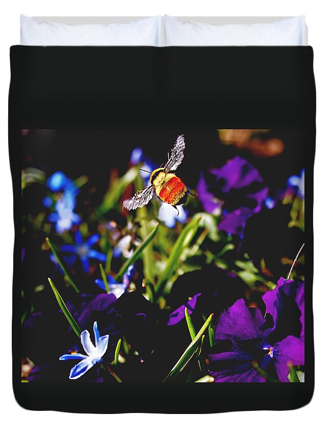 Bee Duvet Cover featuring the photograph In Flight by Rona Black