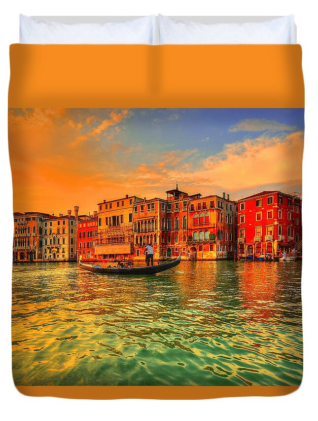 Venice Duvet Cover featuring the photograph Into the sunset by Midori Chan