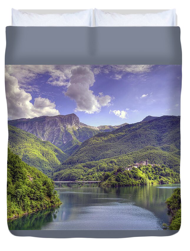 Travel Duvet Cover featuring the photograph Lago di Vagli by Matt Swinden
