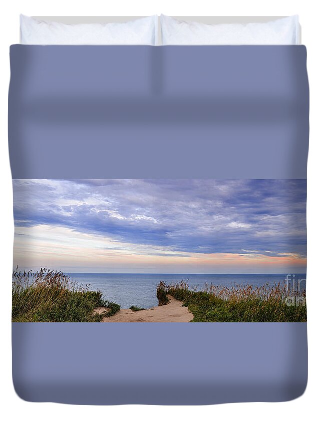 Landscape Duvet Cover featuring the photograph Lake Ontario at Scarborough Bluffs by Elena Elisseeva