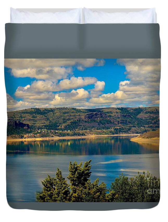 Lake Duvet Cover featuring the photograph Lake Roosevelt by Robert Bales