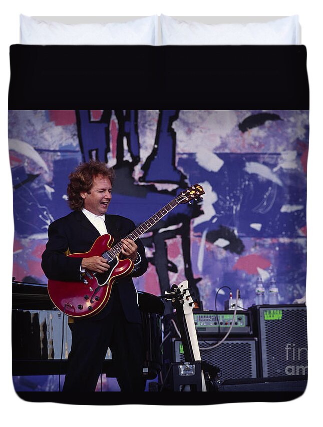 Craig Lovell Duvet Cover featuring the photograph Lee Ritenour by Craig Lovell