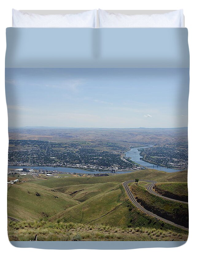 Lewiston Idaho Duvet Cover featuring the photograph Lewiston Idaho and Clarkston Washington by Ron Roberts
