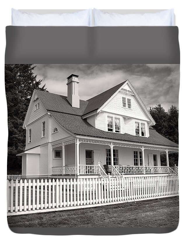 Ocean Duvet Cover featuring the photograph Lighthouse Keepers House by Cathy Anderson