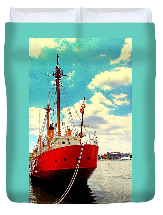 Lightship Duvet Cover featuring the photograph Lightship 116 Chesapeake by Pamela Hyde Wilson