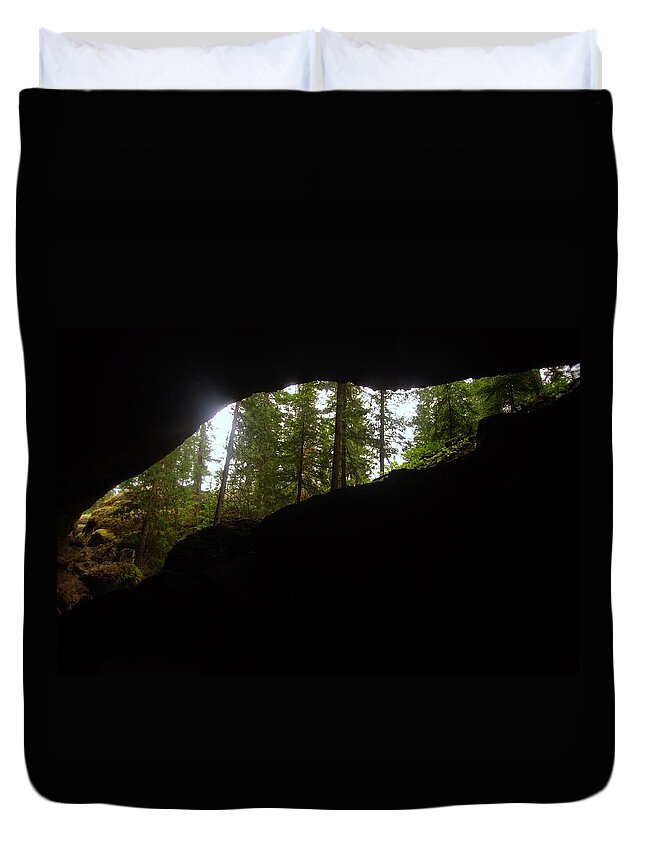 Caves Duvet Cover featuring the photograph Looking Outside Boulder Cave by Jeff Swan