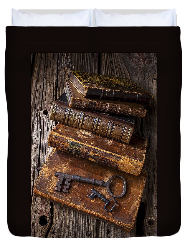 Key Duvet Cover featuring the photograph Love reading by Garry Gay