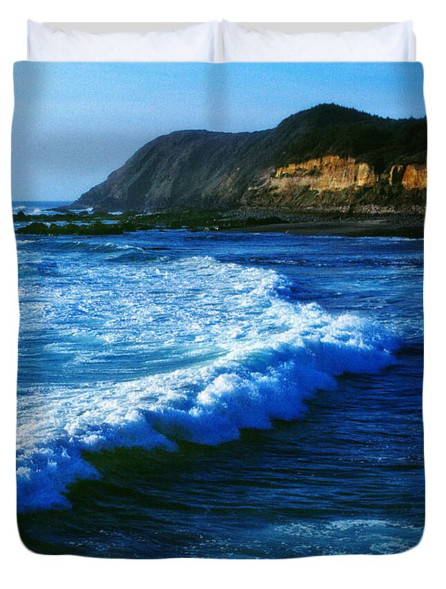 Digital Art Duvet Cover featuring the photograph Lower Oregon Coast 2M by Earl Johnson