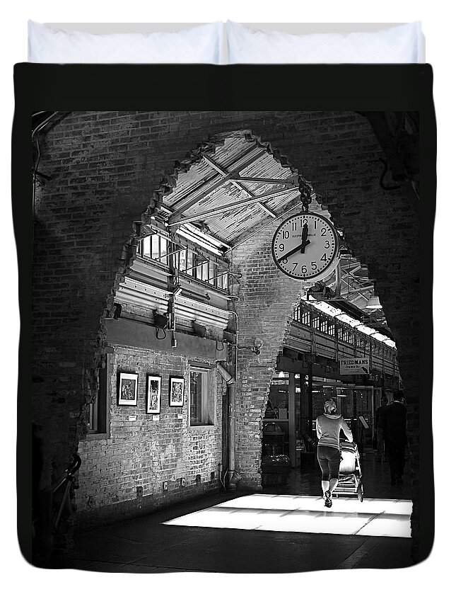 New York City Duvet Cover featuring the photograph Lunchtime at Chelsea Market by Rona Black