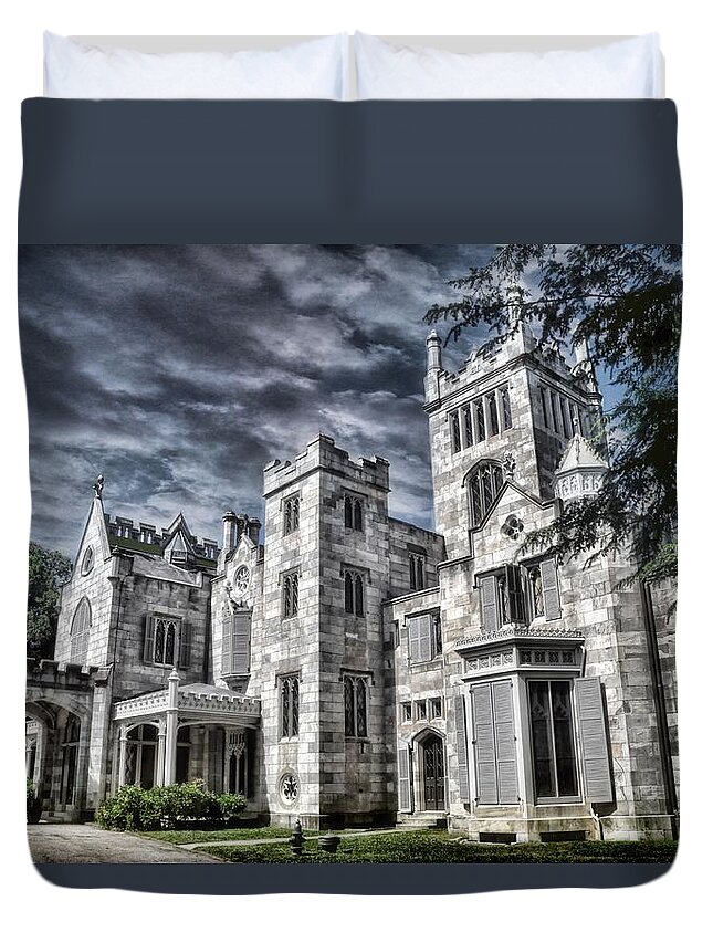 Mansions Duvet Cover featuring the photograph Lyndhurst up close and personal by Fran J Scott