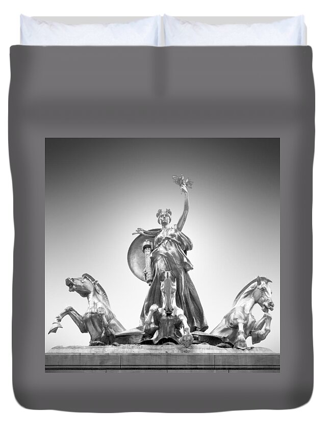 Central Park Duvet Cover featuring the photograph Maine Monument by Mike McGlothlen