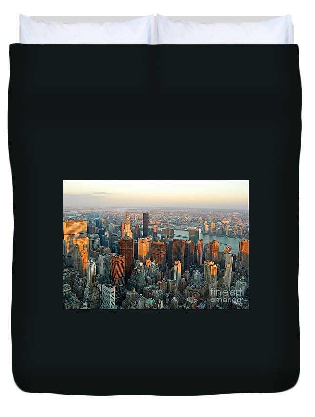Skyscrapers Duvet Cover featuring the photograph Manhattan Skyline by Emmy Marie Vickers