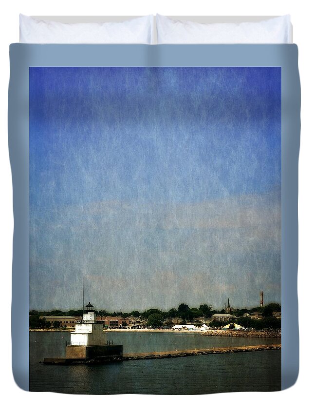 Lighthouse Duvet Cover featuring the photograph Manitowoc Breakwater Light 2.0 by Michelle Calkins