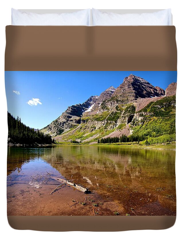 Maroon Bells Duvet Cover featuring the photograph Maroon Bells by John Babis