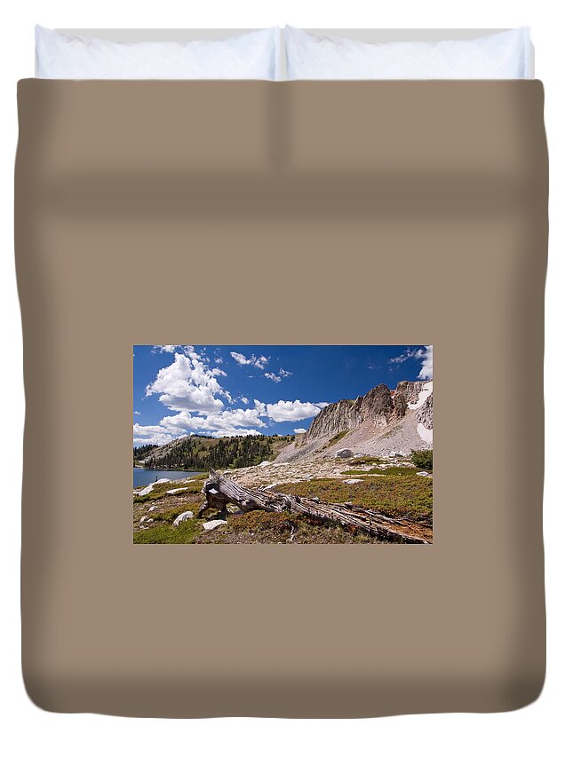 Wyoming Duvet Cover featuring the photograph Medicine Bow Range by Gerald DeBoer
