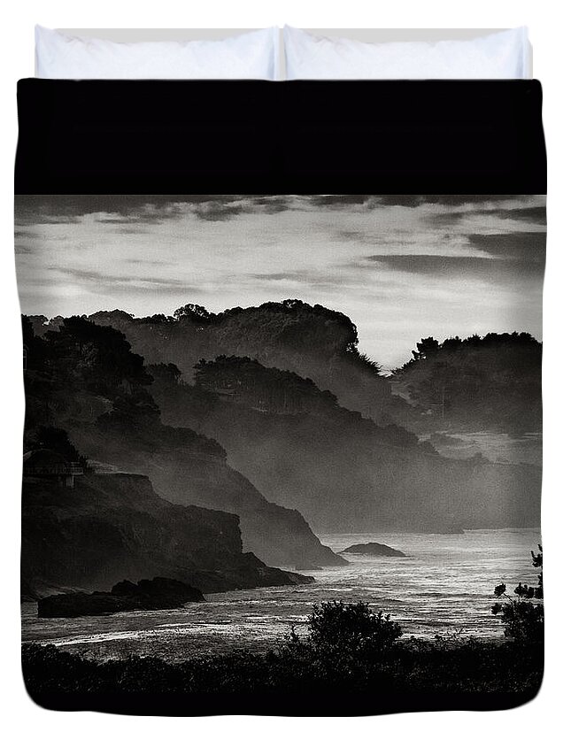 Mendocino Duvet Cover featuring the photograph Mendocino Coastline by Robert Woodward