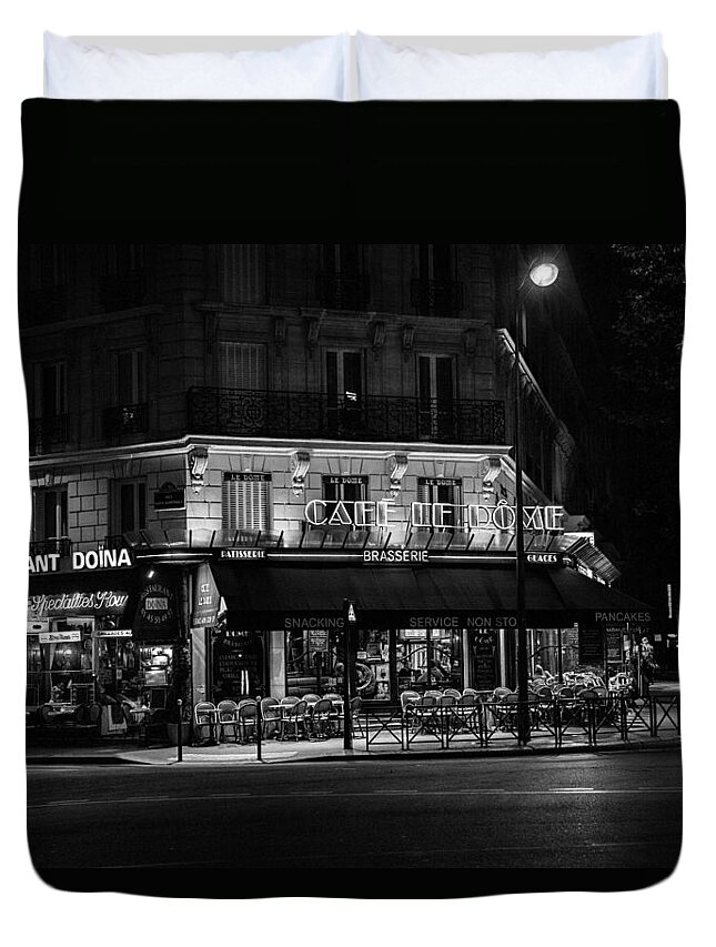 Paris Midnight In Paris Duvet Cover featuring the photograph Midnight in Paris by Ian Good