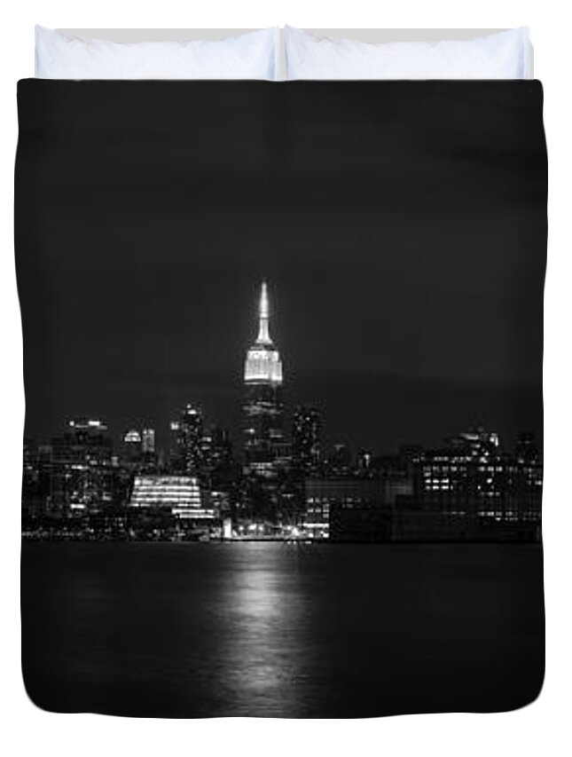 Manhattan Duvet Cover featuring the photograph Midtown Manhattan Skyline by David Morefield