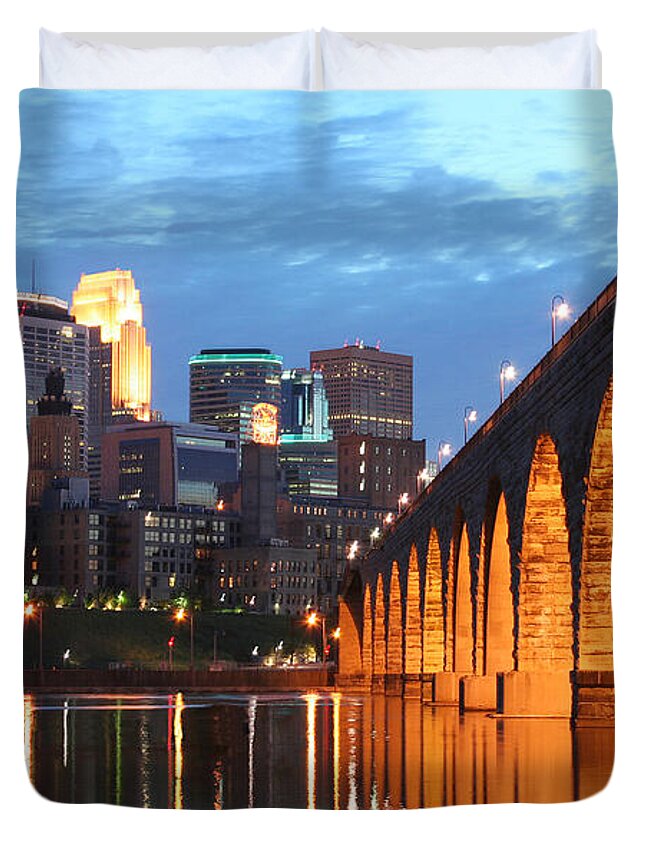 Minneapolis Skyline Duvet Cover featuring the photograph Minneapolis Skyline Photography Stone Arch Bridge by Wayne Moran