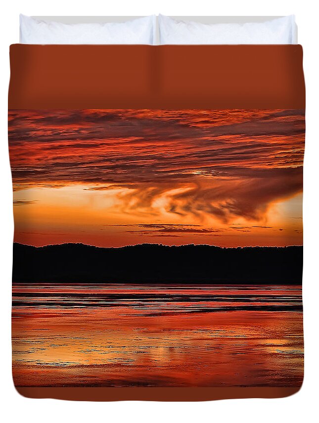 River Duvet Cover featuring the photograph Mississippi River Sunset by Don Schwartz