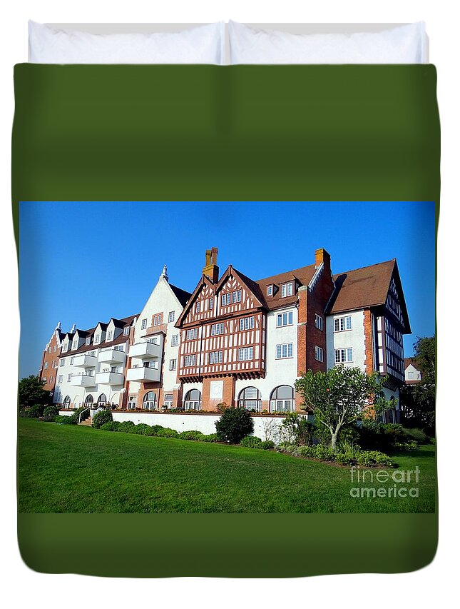 Historic Duvet Cover featuring the photograph Montauk Manor by Ed Weidman
