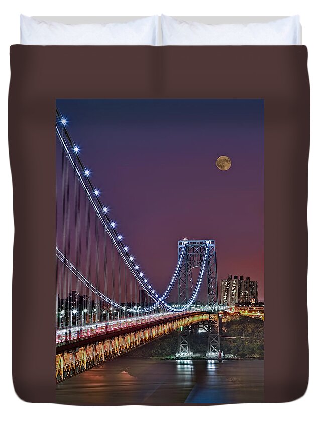 Full Moons Duvet Cover featuring the photograph Moon Rise over the George Washington Bridge by Susan Candelario