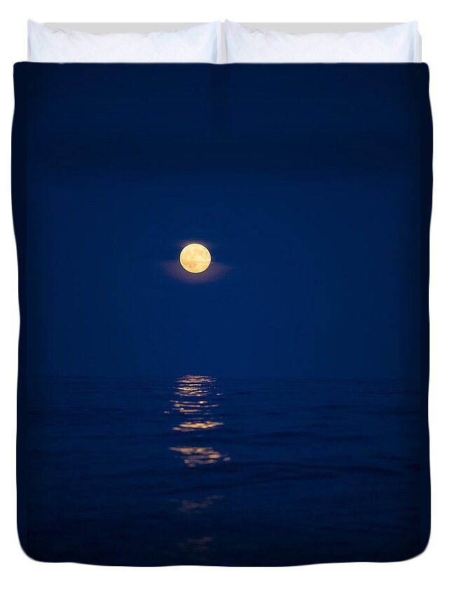 Tranquility Duvet Cover featuring the photograph Moon Rising Over The North Sea by Sindre Ellingsen