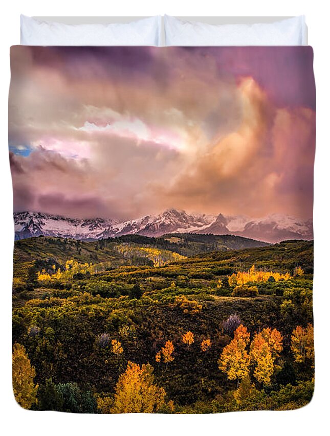 Ridgway Duvet Cover featuring the photograph Morning Glory by Ken Smith