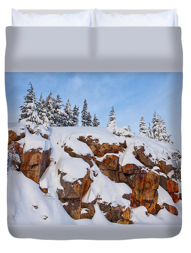  River Duvet Cover featuring the photograph Morning Snow by Darren White