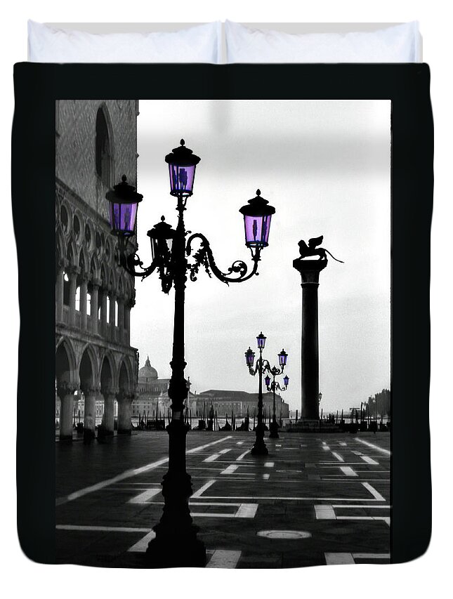Venice Duvet Cover featuring the photograph Morning - St. Mark's Square by Alan Toepfer