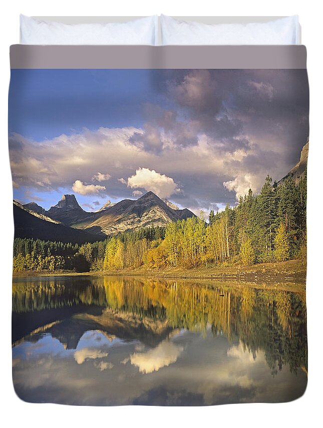 Feb0514 Duvet Cover featuring the photograph Mount Kidd And Wedge Pond Alberta Canada by Tim Fitzharris