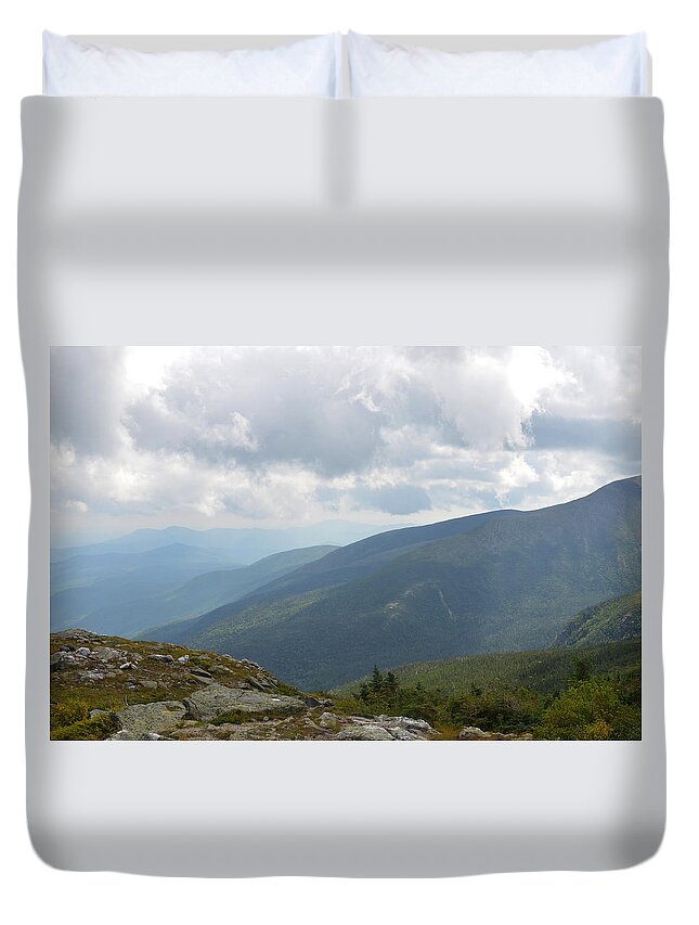 Mount Washington Duvet Cover featuring the photograph Mount Washington NH by Toby McGuire