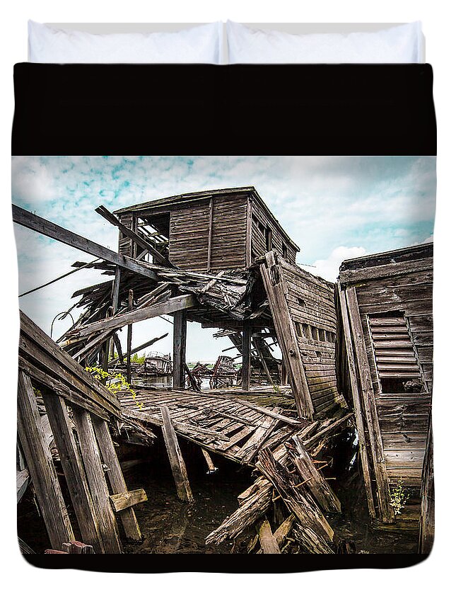 Abandoned Duvet Cover featuring the photograph Nautical - Shipwreck - Collapsed Pier by Gary Heller