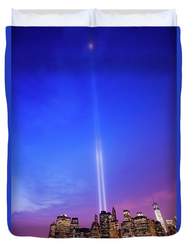 Lower Manhattan Duvet Cover featuring the photograph New York Skyline With 11 September by Zodebala