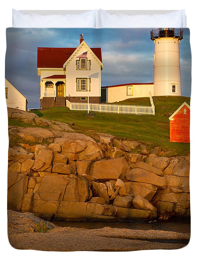 Atlantic Ocean Duvet Cover featuring the photograph Nubble Lighthouse No 1 by Jerry Fornarotto