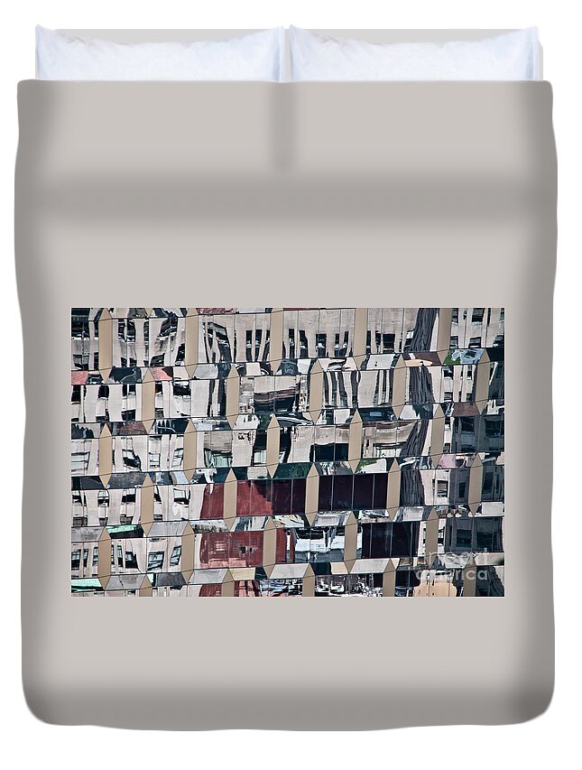 Ny Duvet Cover featuring the photograph NY in the mirror by Adriana Zoon