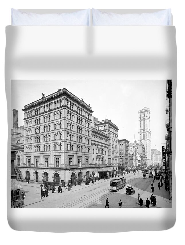Entertainment Duvet Cover featuring the photograph Nyc, Metropolitan Opera House, 1905 by Science Source