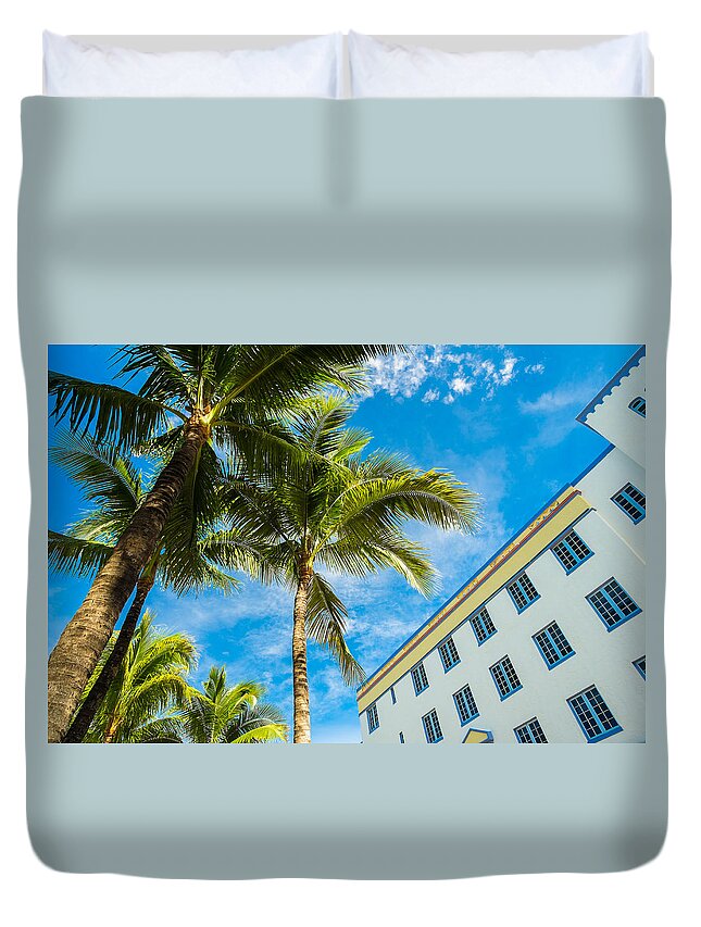 Architecture Duvet Cover featuring the photograph Ocean Drive by Raul Rodriguez