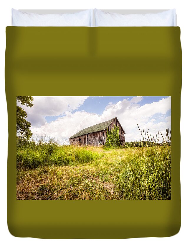 Old Barn Duvet Cover featuring the photograph Old Barn in Ontario County - New York State by Gary Heller