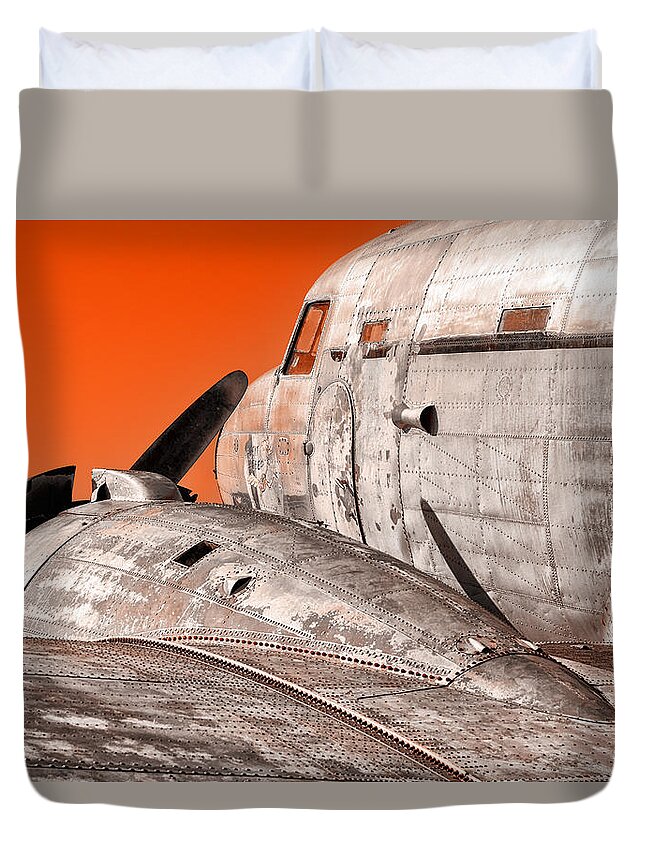 Dc-3 Duvet Cover featuring the photograph Old Bird by Daniel George