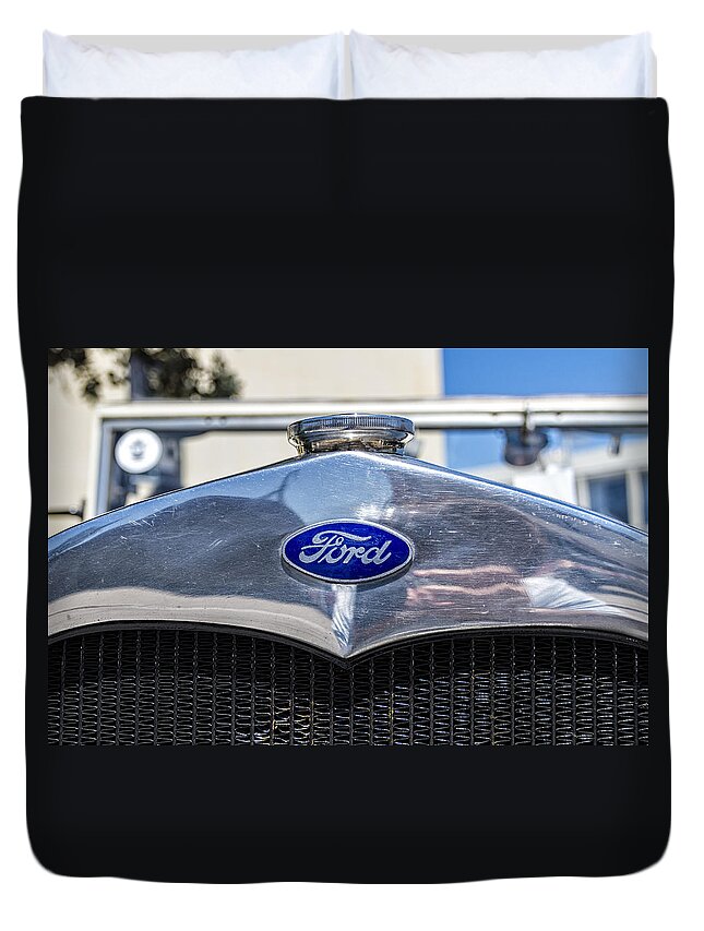 Ford Duvet Cover featuring the photograph Old Ford by Paulo Goncalves