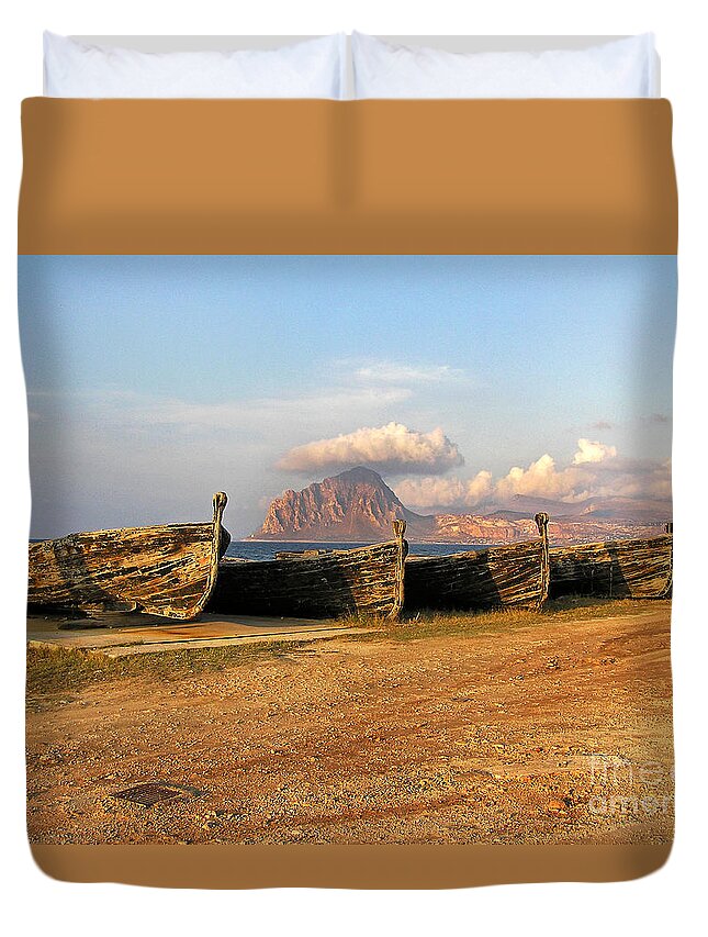 Forgotten Duvet Cover featuring the photograph Aquatic Dream of Sicily by Silva Wischeropp