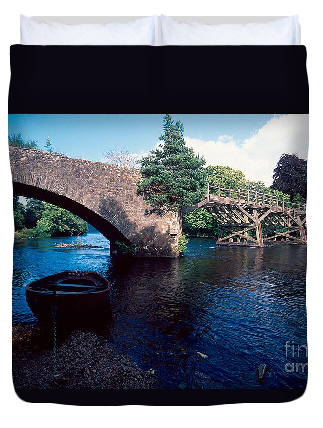 Loch Ness Duvet Cover featuring the photograph Old River Oich bridge by Riccardo Mottola