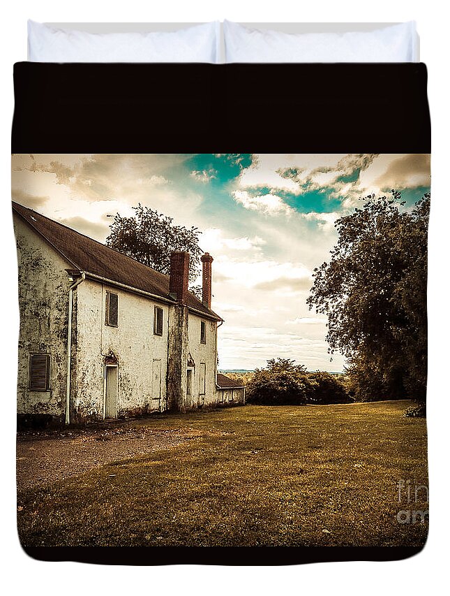 House Duvet Cover featuring the photograph Old Stone House by Dawn Gari